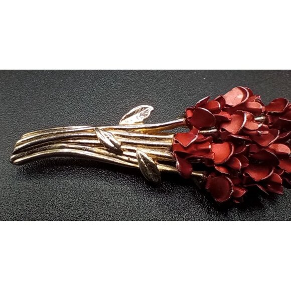 Red Rose Bouquet Brooch Pin Vintage DM 97 Gold Tone 2 Inch Flowers Accessory - Picture 5 of 16